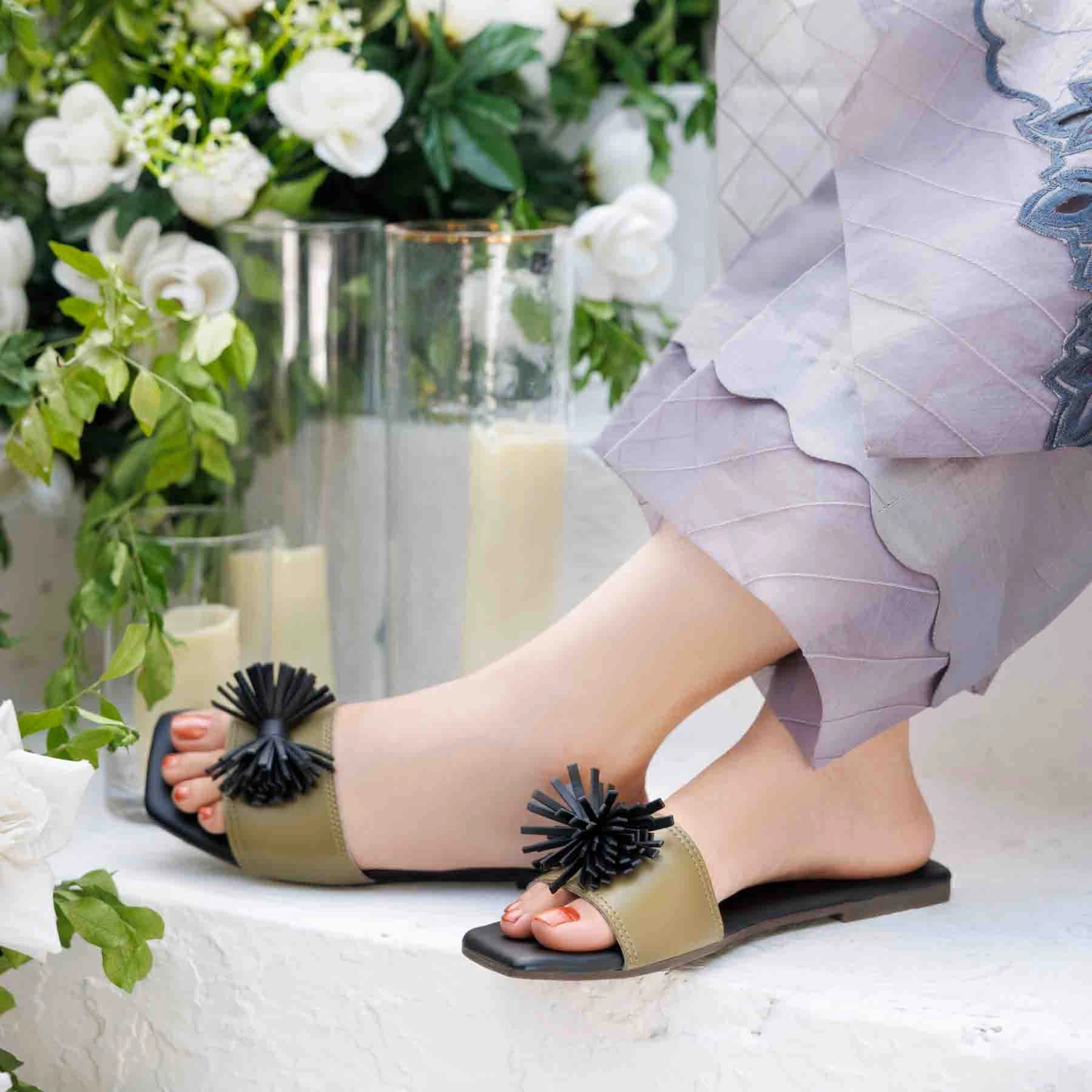 Strap Slides Green Casual Slipper For Ladies CL2064