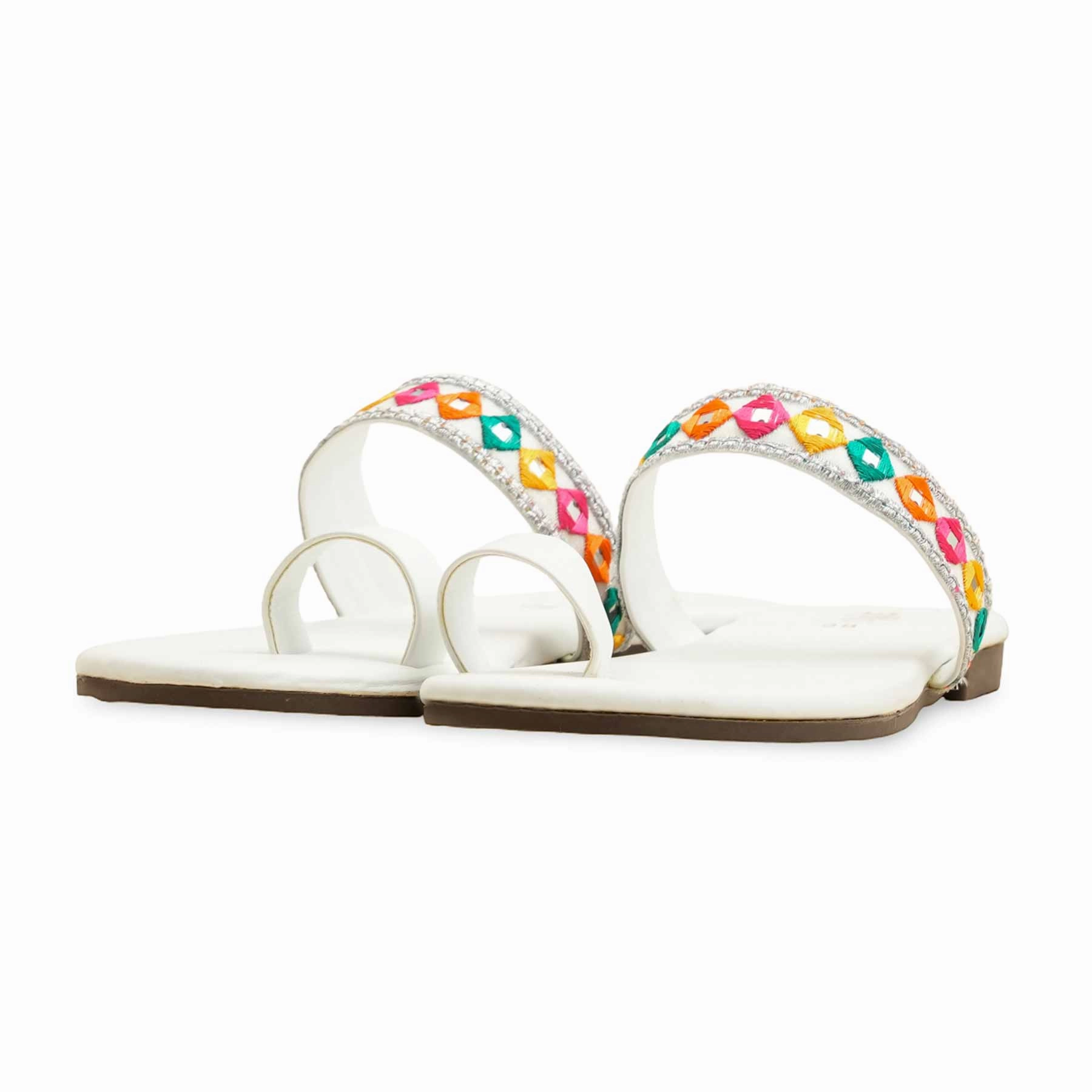 Low Heel Casual Shoes White Casual Chappal CL2110