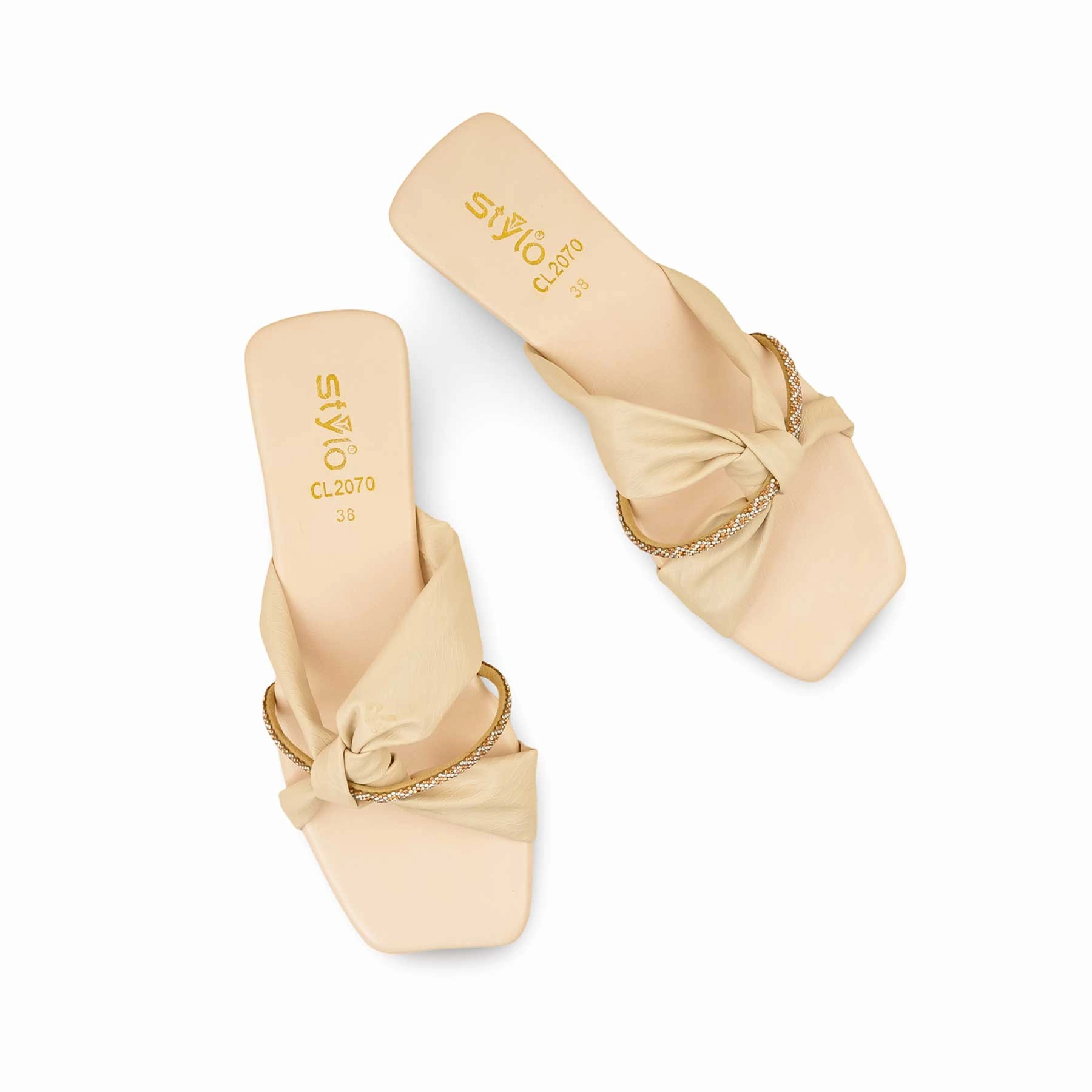 Atwood Lace-up Casual Shoes Cream Casual Chappal CL2070