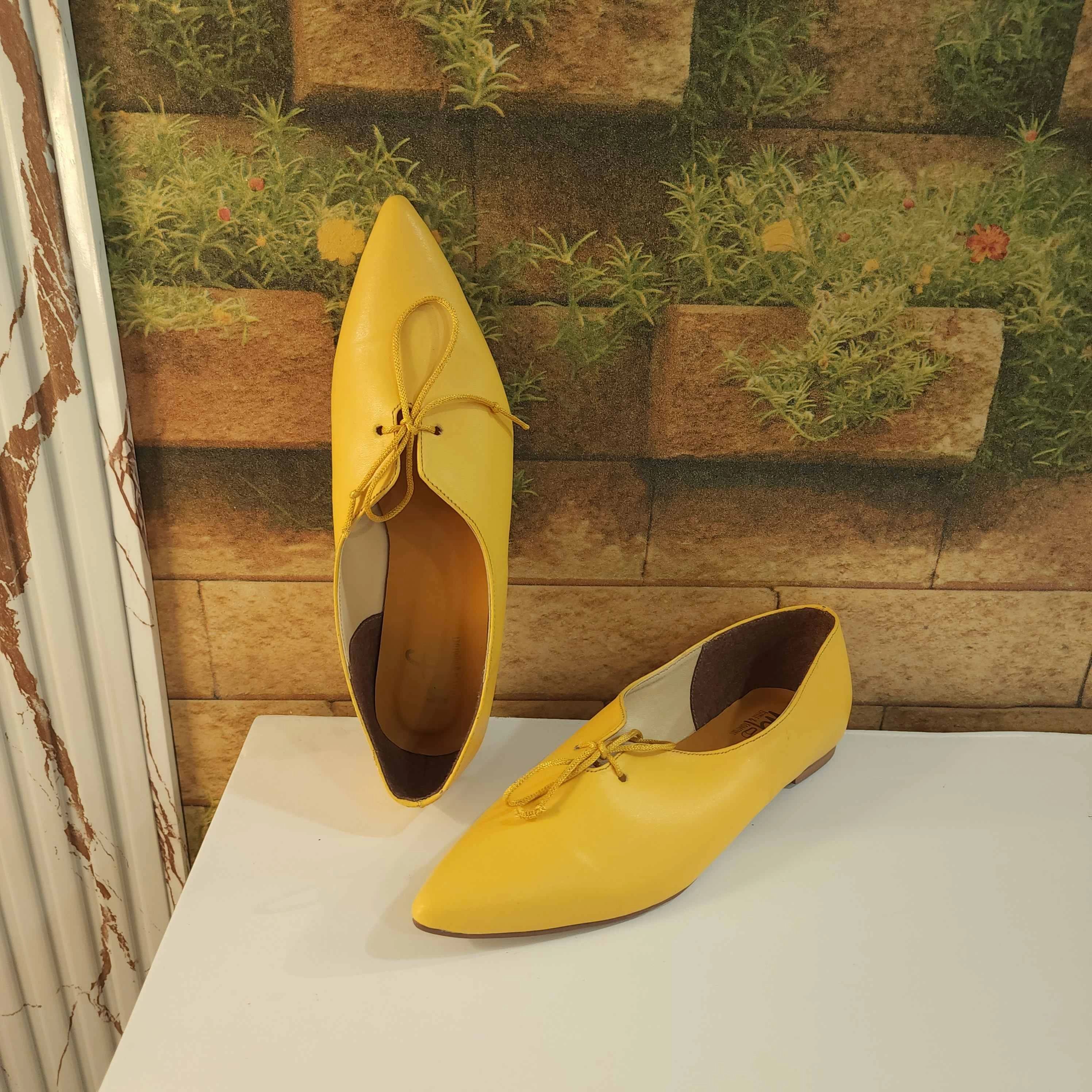 Flat Shoes For Mountain Biking Yellow Pointed Pumps in Flat